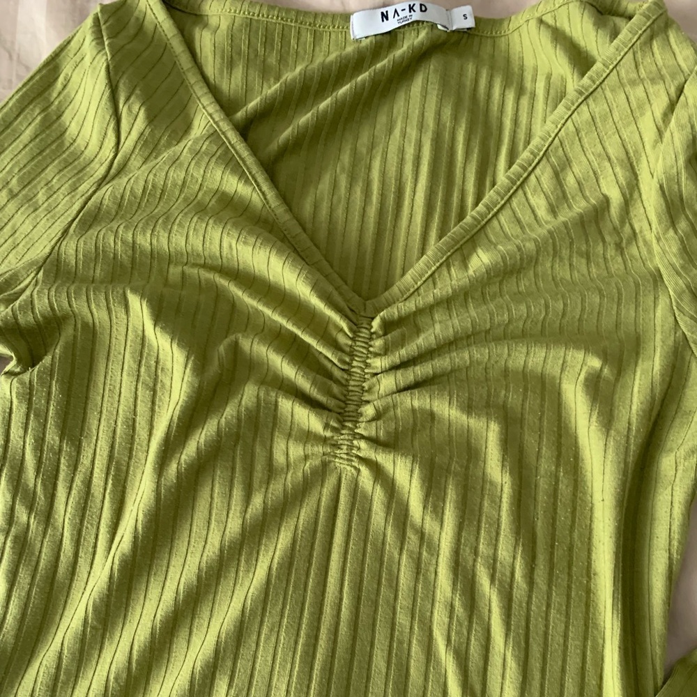 NA-KD Ribbed Ruched Green Top - Picture 8 of 9